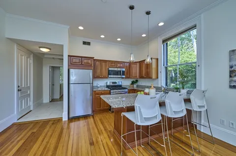 $635,000 | 400 Broadway, Unit 3, Somerville, MA 02145