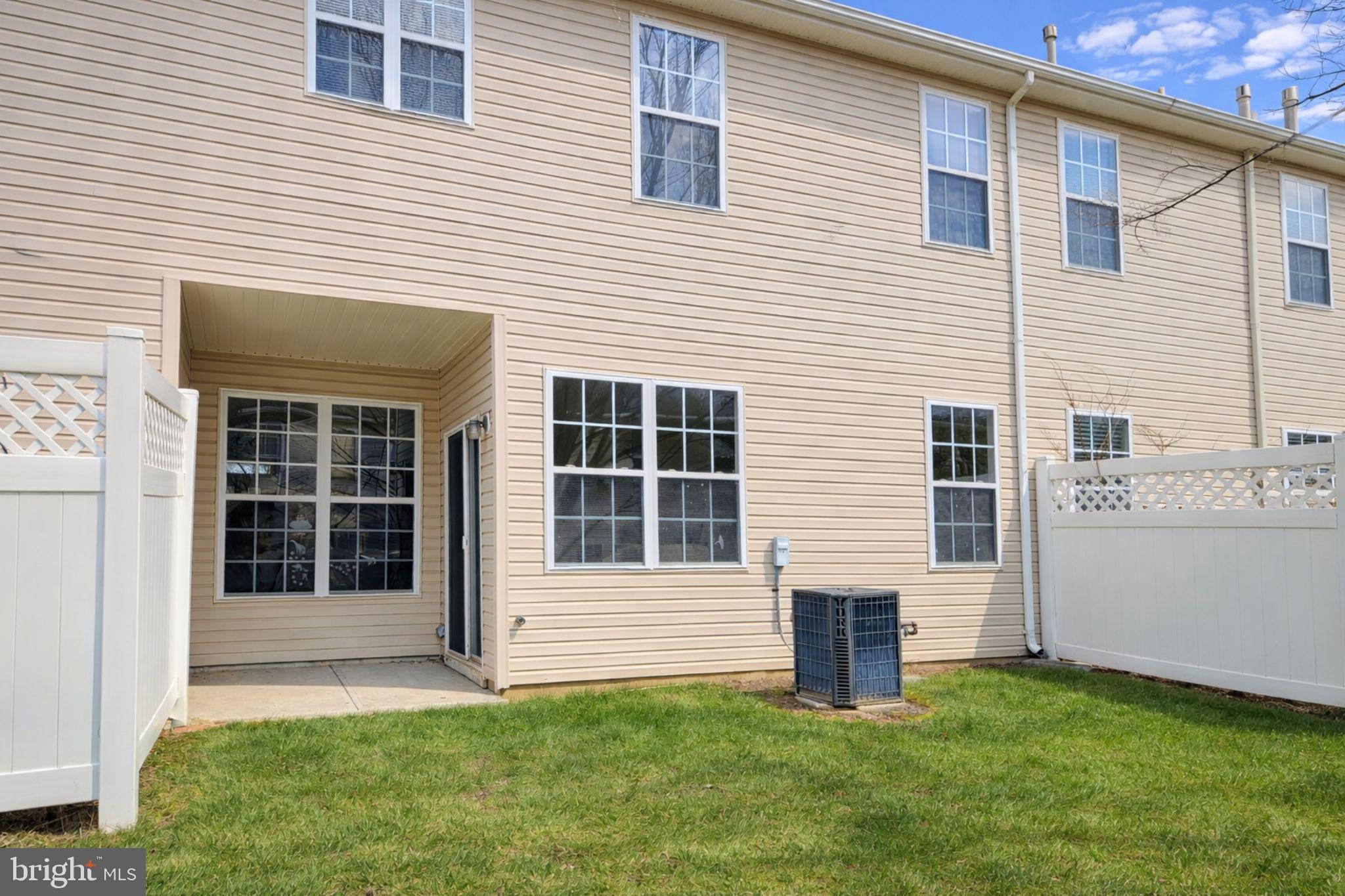 21 Miller Circle Pennington, NJ 08534 - Photo 14 of 14 a house that has a window in front of it