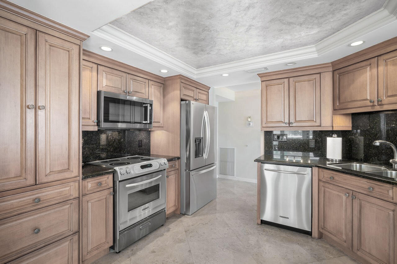 2066 North Ocean Boulevard, Unit 2SE Boca Raton, FL 33431 - Photo 11 of 32 Kitchen_Final