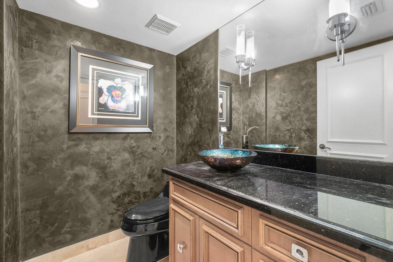 2066 North Ocean Boulevard, Unit 2SE Boca Raton, FL 33431 - Photo 12 of 32 Bath 2_Final