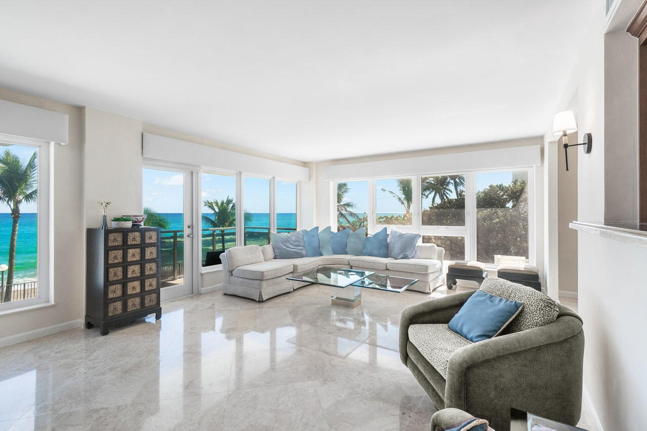 2066 North Ocean Boulevard, Unit 2SE Boca Raton, FL 33431 - Photo 3 of 32 Living View 2