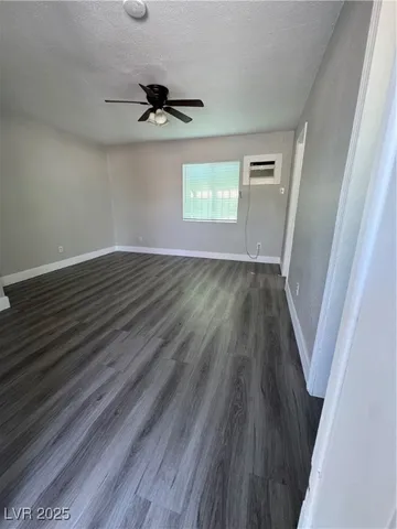 $950 | 640 North 9th Street, Unit 3, Las Vegas, NV 89101