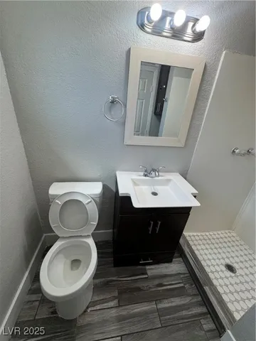 $950 | 640 North 9th Street, Unit 3, Las Vegas, NV 89101