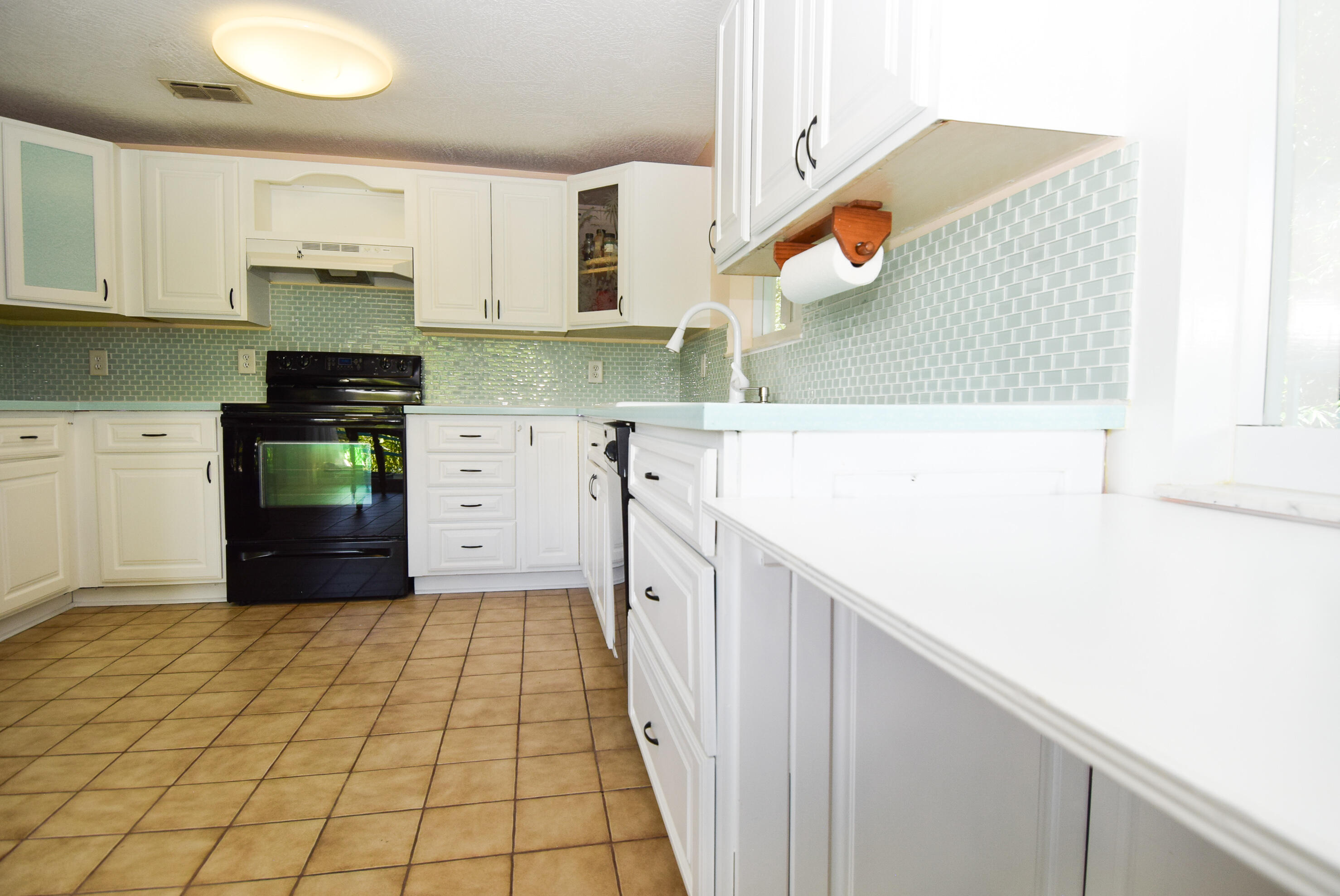 61 Snapper Avenue Key Largo, FL 33037 - Photo 8 of 36 DSC_0337