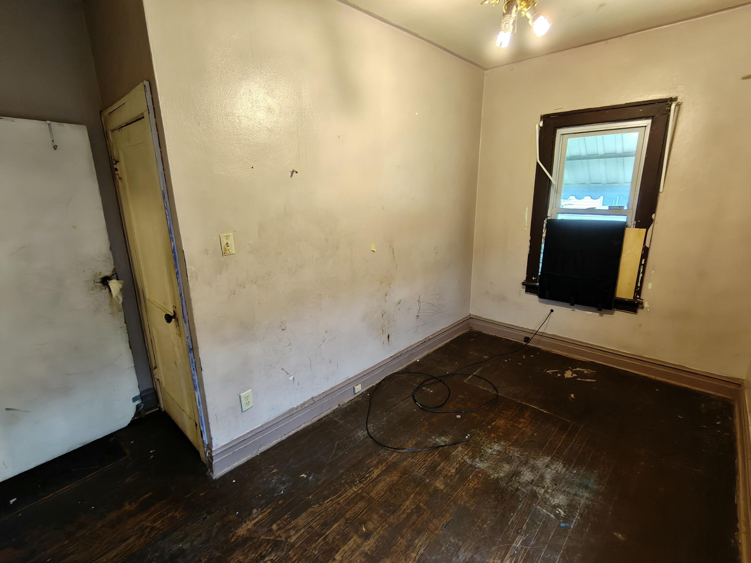 1154 Hendricks Street Gary, IN 46404 - Photo 13 of 30 3000x2250
