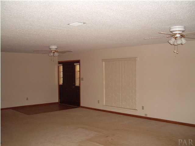 5677 Henley Road Milton, FL 32570 - Photo 4 of 25 Gallery Image 4