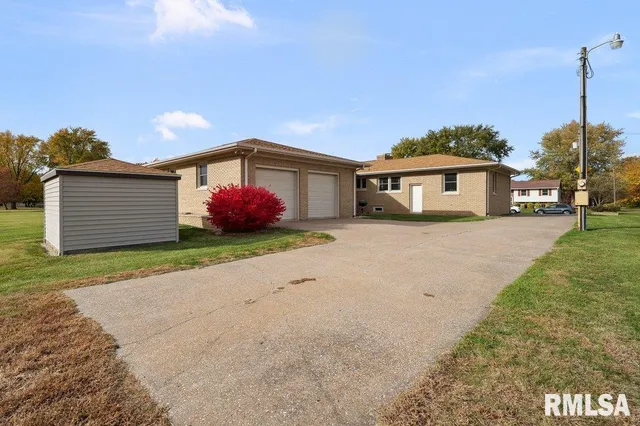 $339,900 | 67 Buysse Drive, Coal Valley, IL 61240