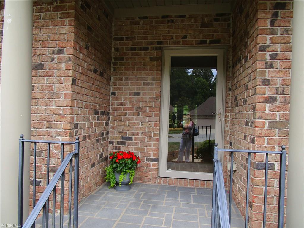 2320 Addison Boulevard High Point, NC 27262 - Photo 4 of 40 Foyer