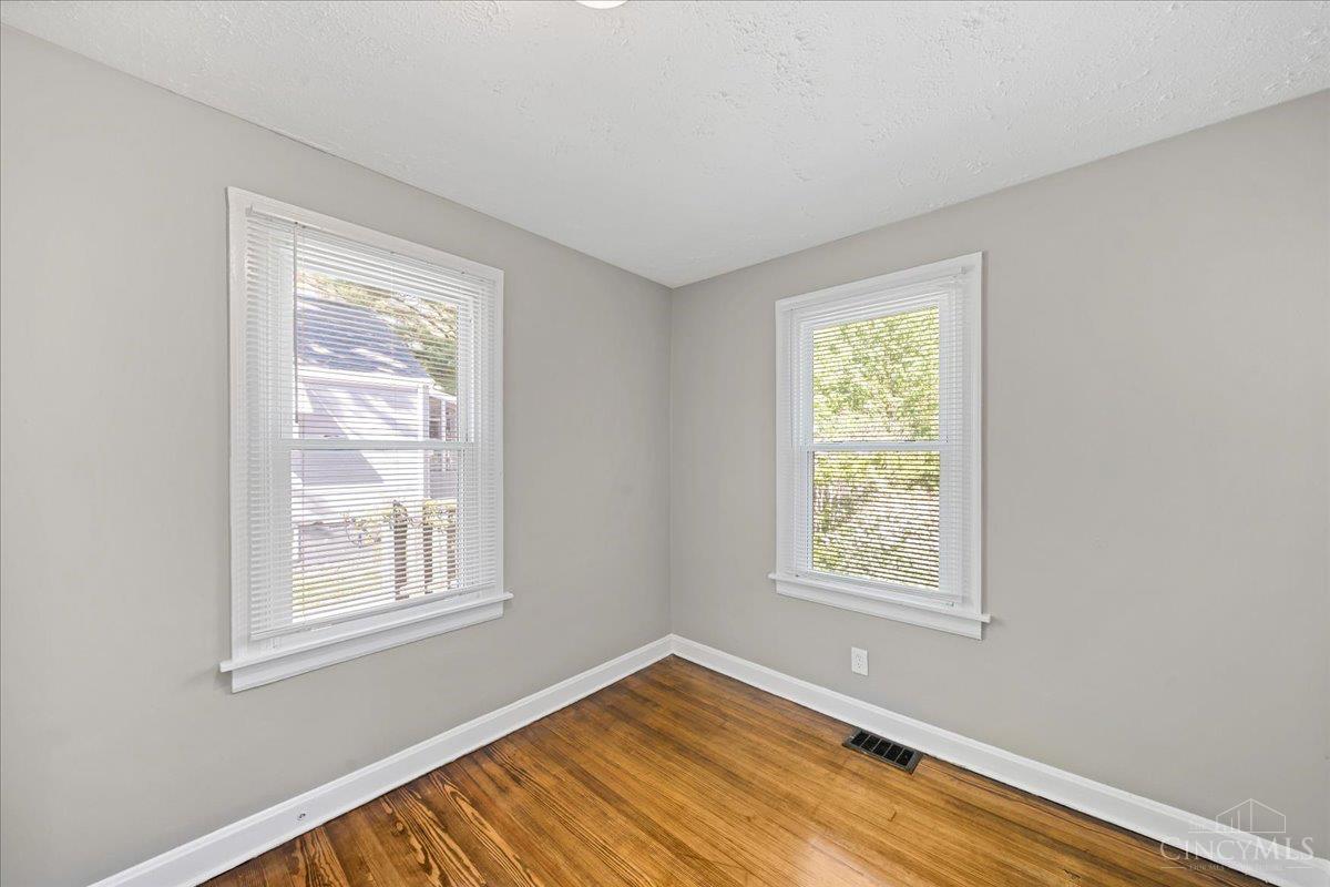 948 Nordyke Road Cincinnati, OH 45255 - Photo 9 of 24 Gallery Image 9