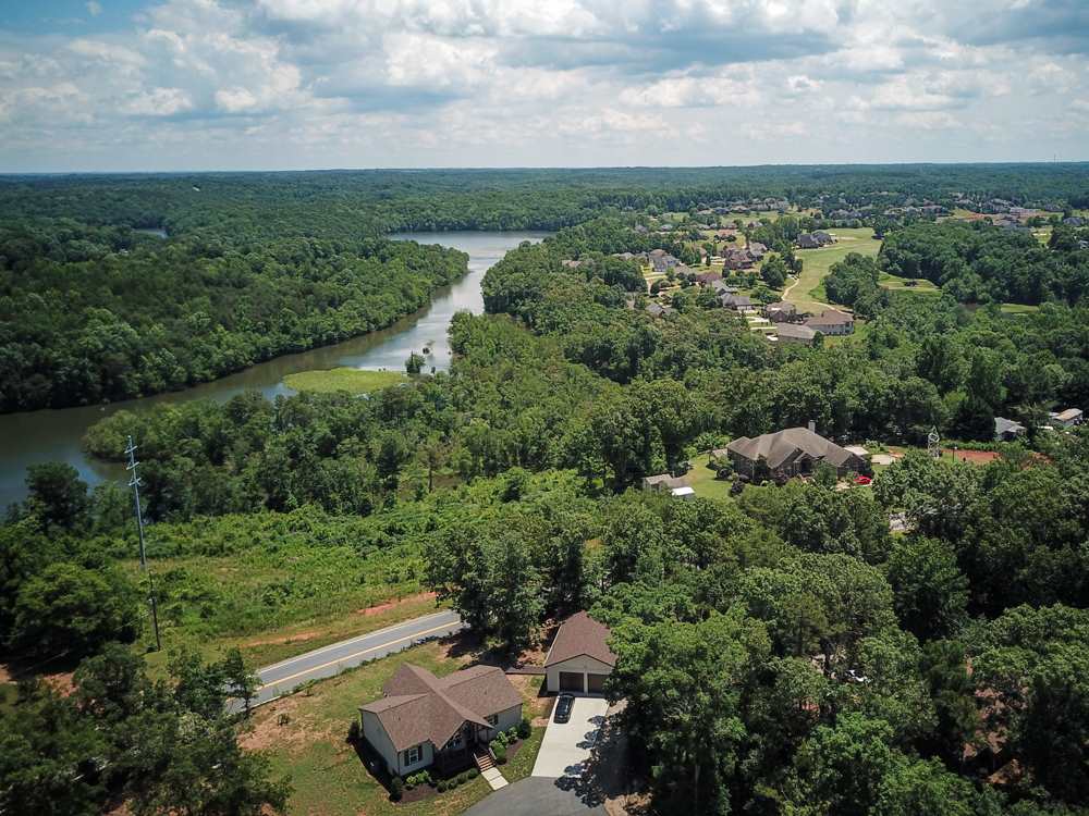 409 Rockcove Road Inman, SC 29349 - Photo 33 of 36