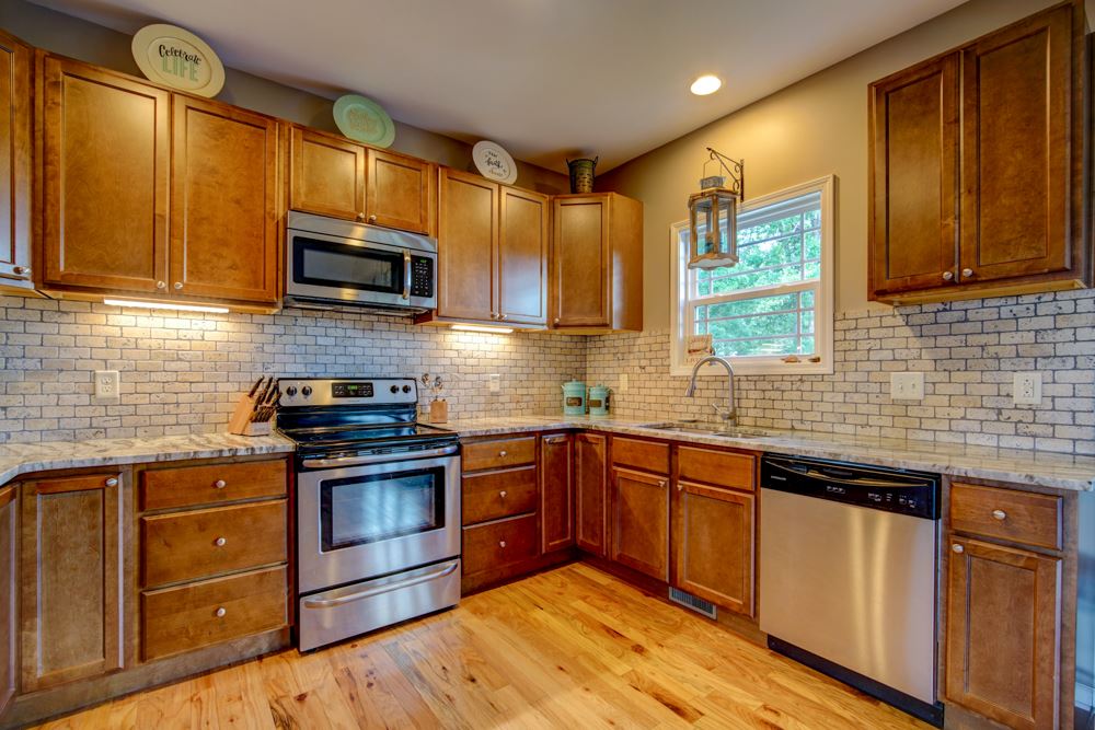 409 Rockcove Road Inman, SC 29349 - Photo 4 of 36