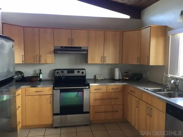 $4,288 | 240 South Helix Avenue, Solana Beach, CA 92075