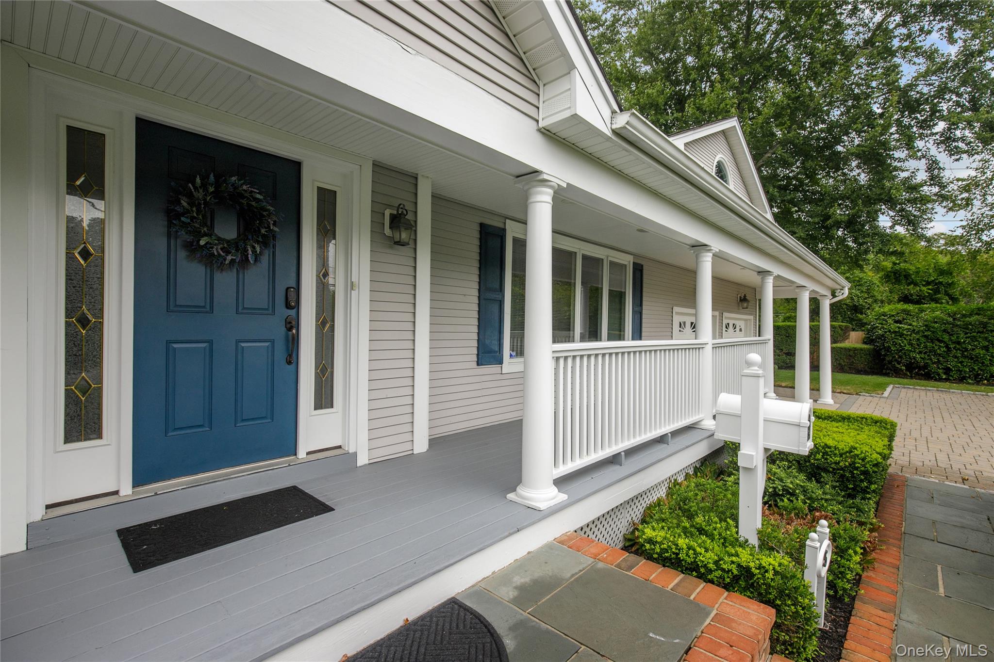 5 Searington Drive Syosset, NY 11791 - Photo 4 of 34 a view of front door and yard