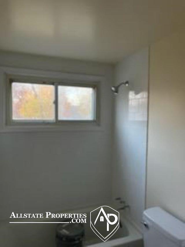 8858 Burt Road Detroit, MI 48228 - Photo 8 of 30