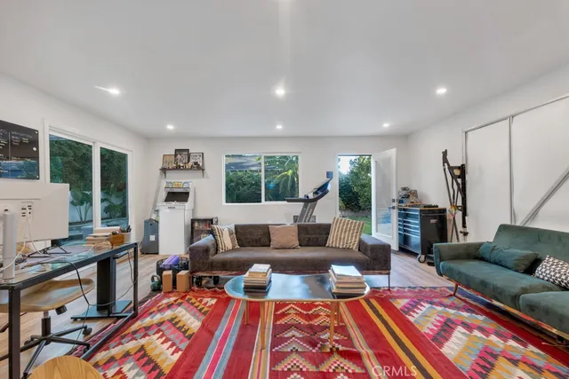 $6,900 | 5727 Colbath Avenue, Valley Glen, CA 91401