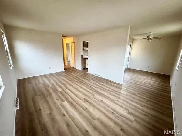 $915 | 31 South 27th Street, Unit D, Belleville, IL 62226