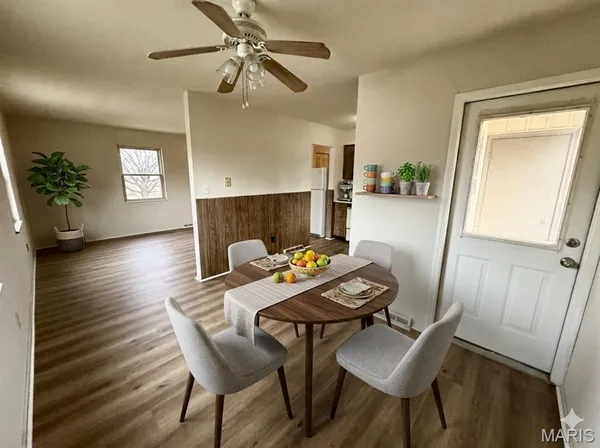 $915 | 31 South 27th Street, Unit D, Belleville, IL 62226