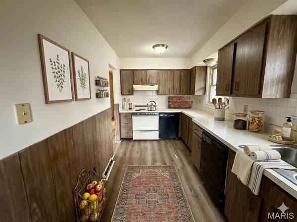 $915 | 31 South 27th Street, Unit D, Belleville, IL 62226