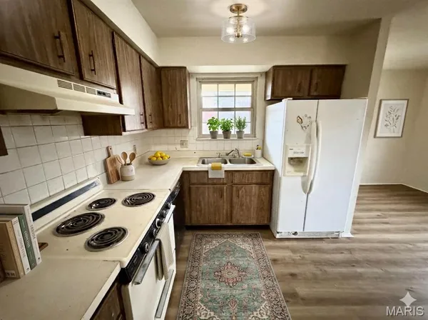 $915 | 31 South 27th Street, Unit D, Belleville, IL 62226