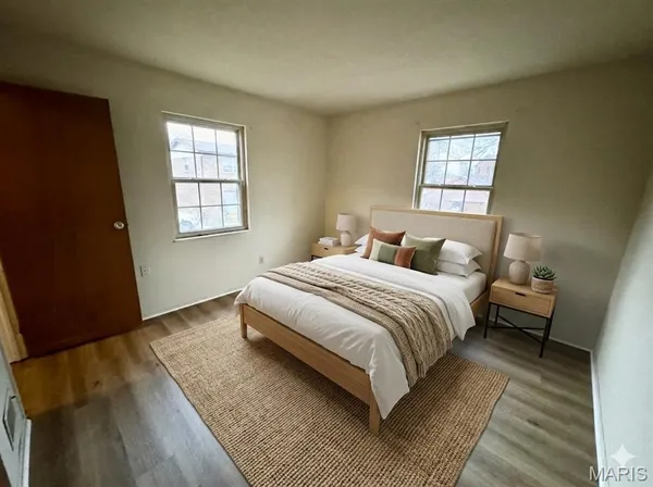 $915 | 31 South 27th Street, Unit D, Belleville, IL 62226