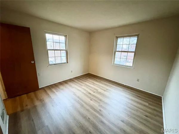 $915 | 31 South 27th Street, Unit D, Belleville, IL 62226