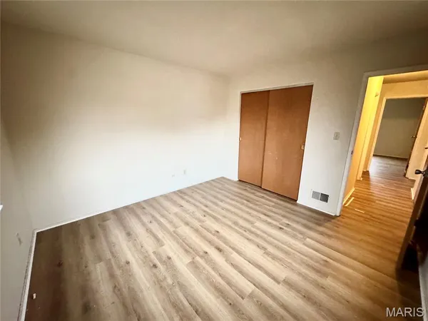 $915 | 31 South 27th Street, Unit D, Belleville, IL 62226