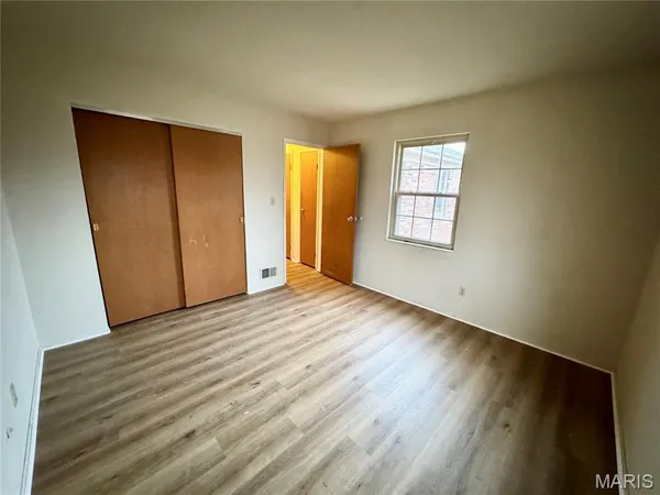 $915 | 31 South 27th Street, Unit D, Belleville, IL 62226