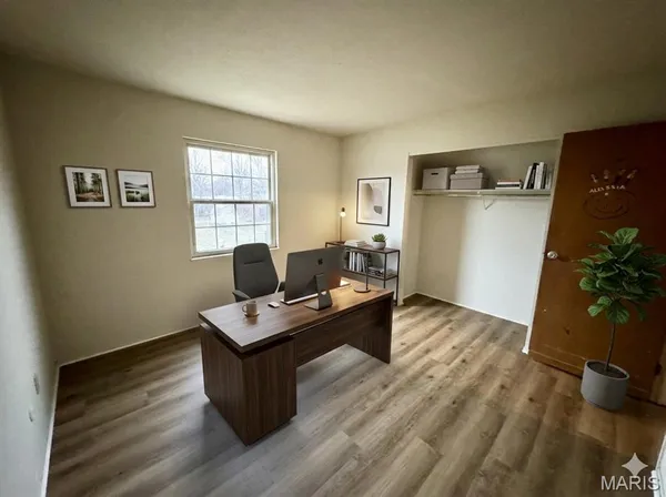 $915 | 31 South 27th Street, Unit D, Belleville, IL 62226