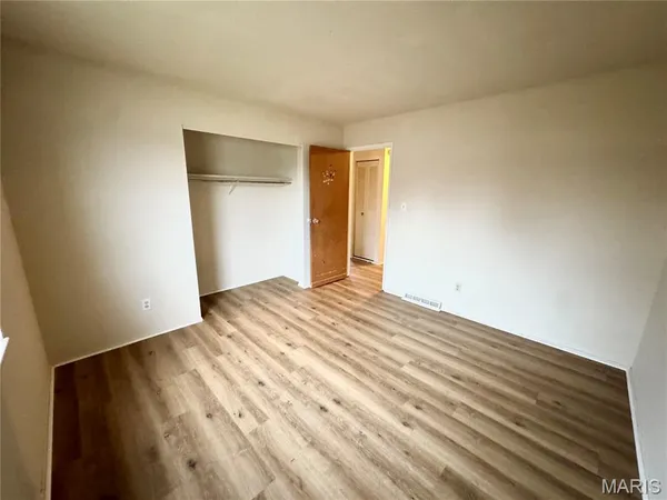 $915 | 31 South 27th Street, Unit D, Belleville, IL 62226