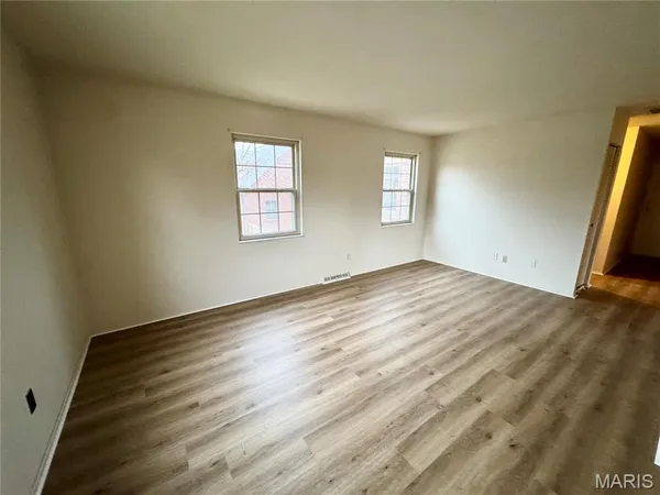 $915 | 31 South 27th Street, Unit D, Belleville, IL 62226