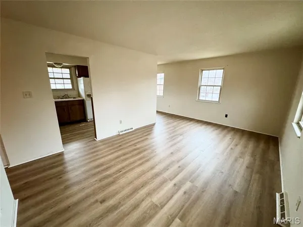 $915 | 31 South 27th Street, Unit D, Belleville, IL 62226