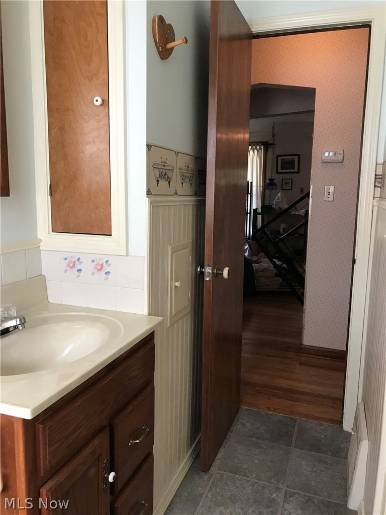 1640 Harwich Road Cleveland, OH 44124 - Photo 19 of 30
