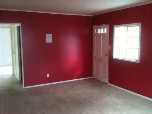 339 South Hampton Road Columbus, OH 43213 - Photo 3 of 12