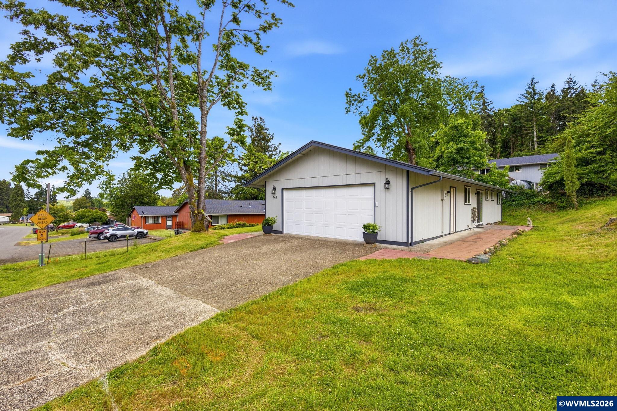 745 Southwest Barber Avenue Willamina, OR 97396 - Photo 4 of 33