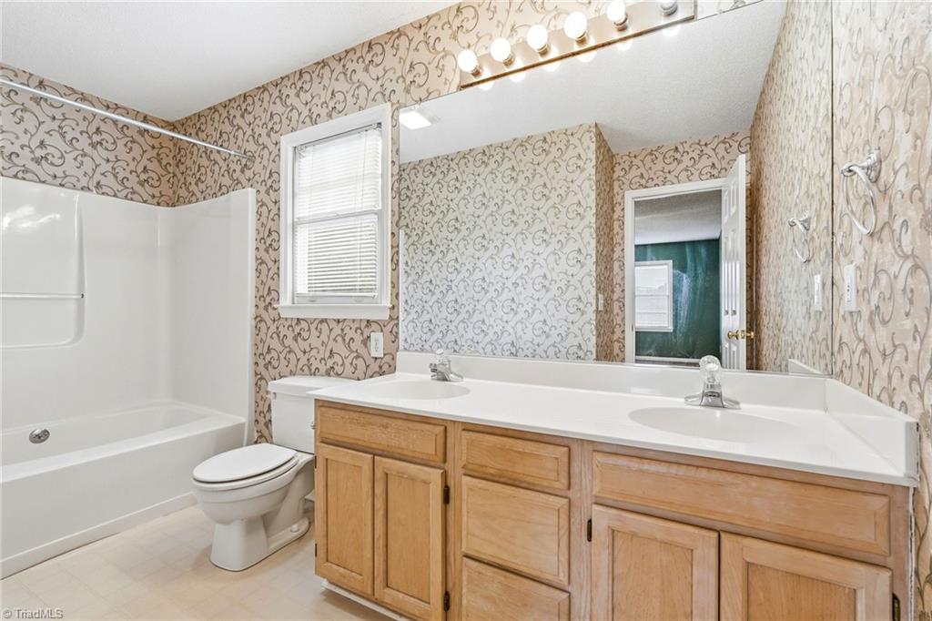 4331 Kinnamon Road Winston-Salem, NC 27103 - Photo 32 of 46