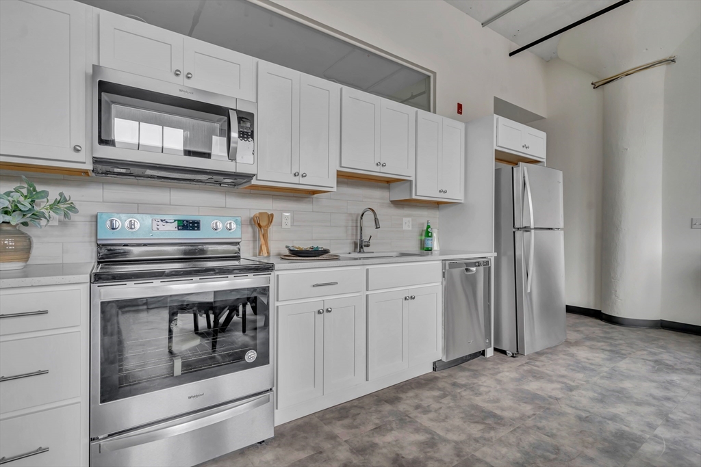 151 Chestnut Street, Unit 408 Springfield, MA 01103 - Photo 6 of 13
