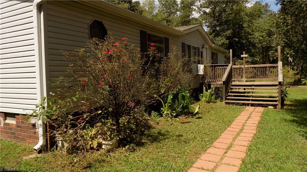 512 Ted R Daniels Road Lexington, NC 27295 - Photo 2 of 18 Walkway to house