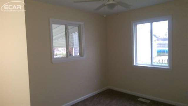 2458 Lavelle Road Flint, MI 48504 - Photo 6 of 10 20425057-5.JPG