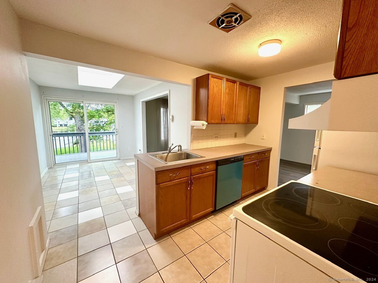 9 Cinnamon Spring, Unit 9 South Windsor, CT 06074 - Photo 4 of 17