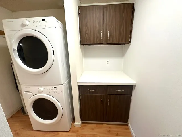 $1,800 | 9 Cinnamon Spring, Unit 9, South Windsor, CT 06074