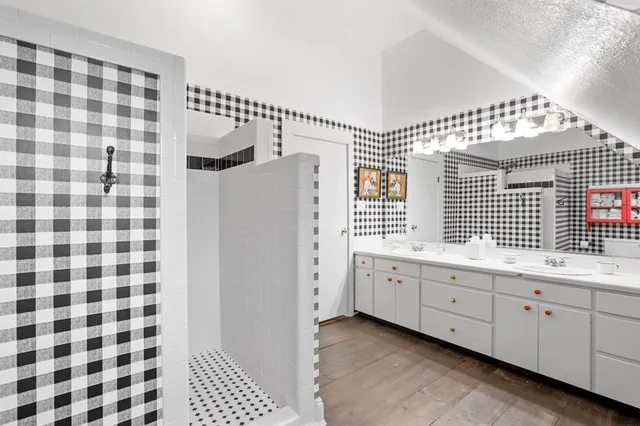 $1,249,000 | 211 Riverside Drive West, Llano, TX 78643