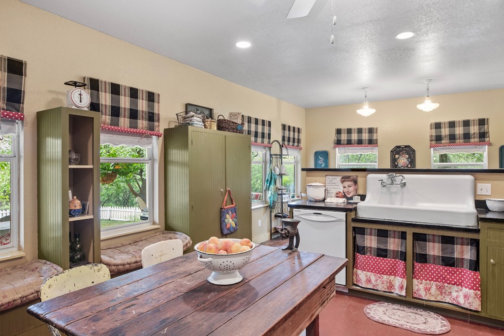 211 Riverside Drive West Llano, TX 78643 - Photo 34 of 76