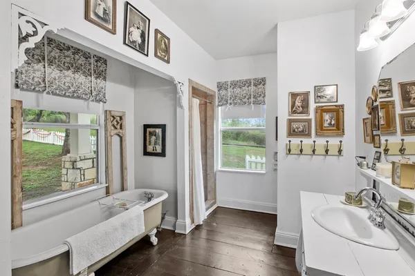 $1,249,000 | 211 Riverside Drive West, Llano, TX 78643