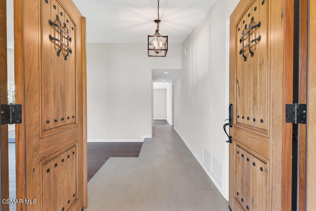 4745 Avedon Road Moorpark, CA 93021 - Photo 4 of 41