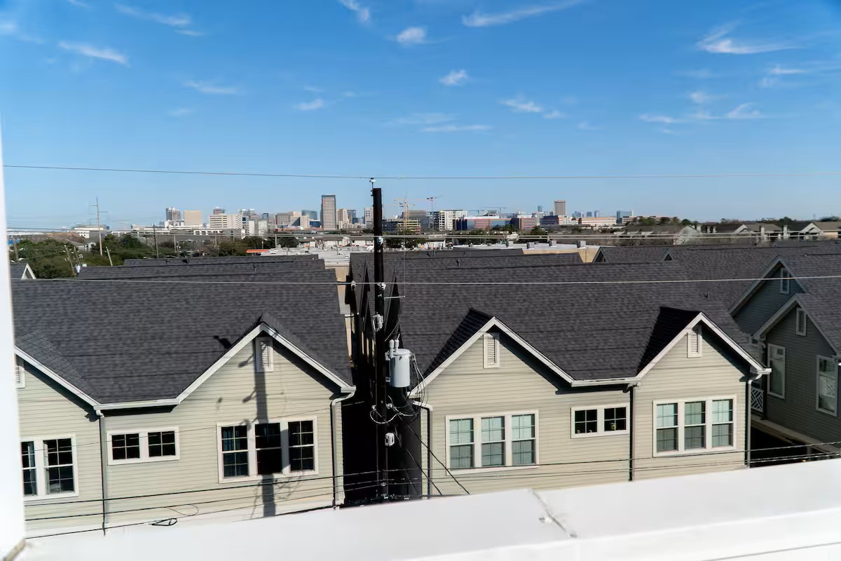 2105 Engelmohr Street, Unit A Houston, TX 77054 - Photo 9 of 16 a front view of a house with a yard