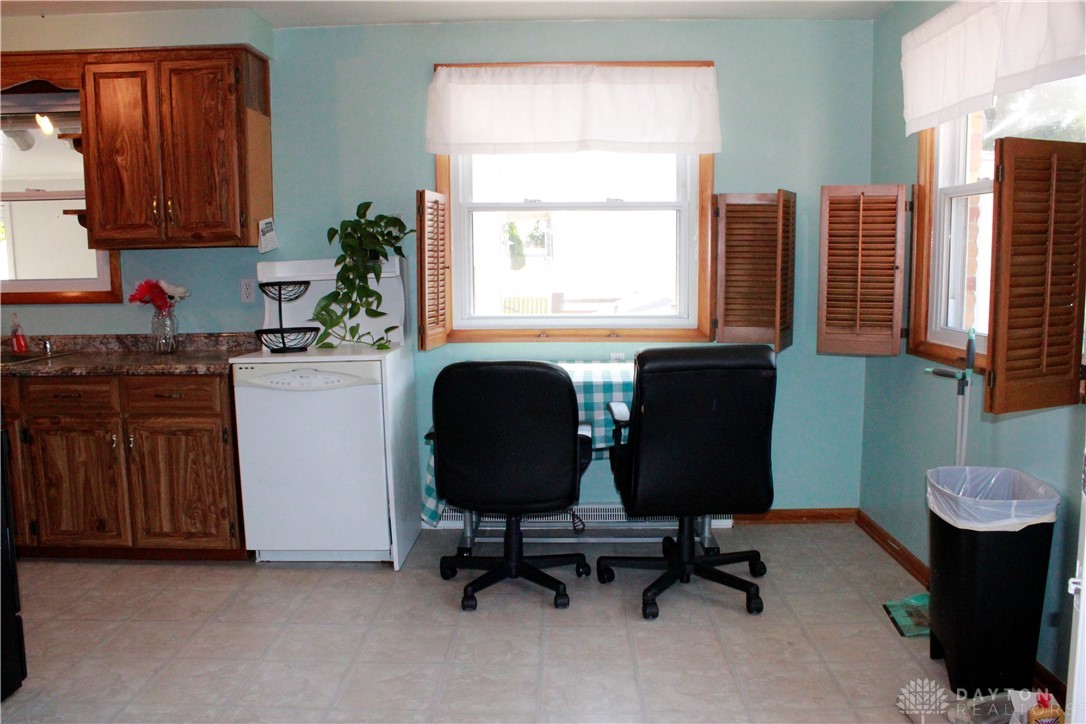 4566 West Ridgewood Road Springfield, OH 45503 - Photo 9 of 29