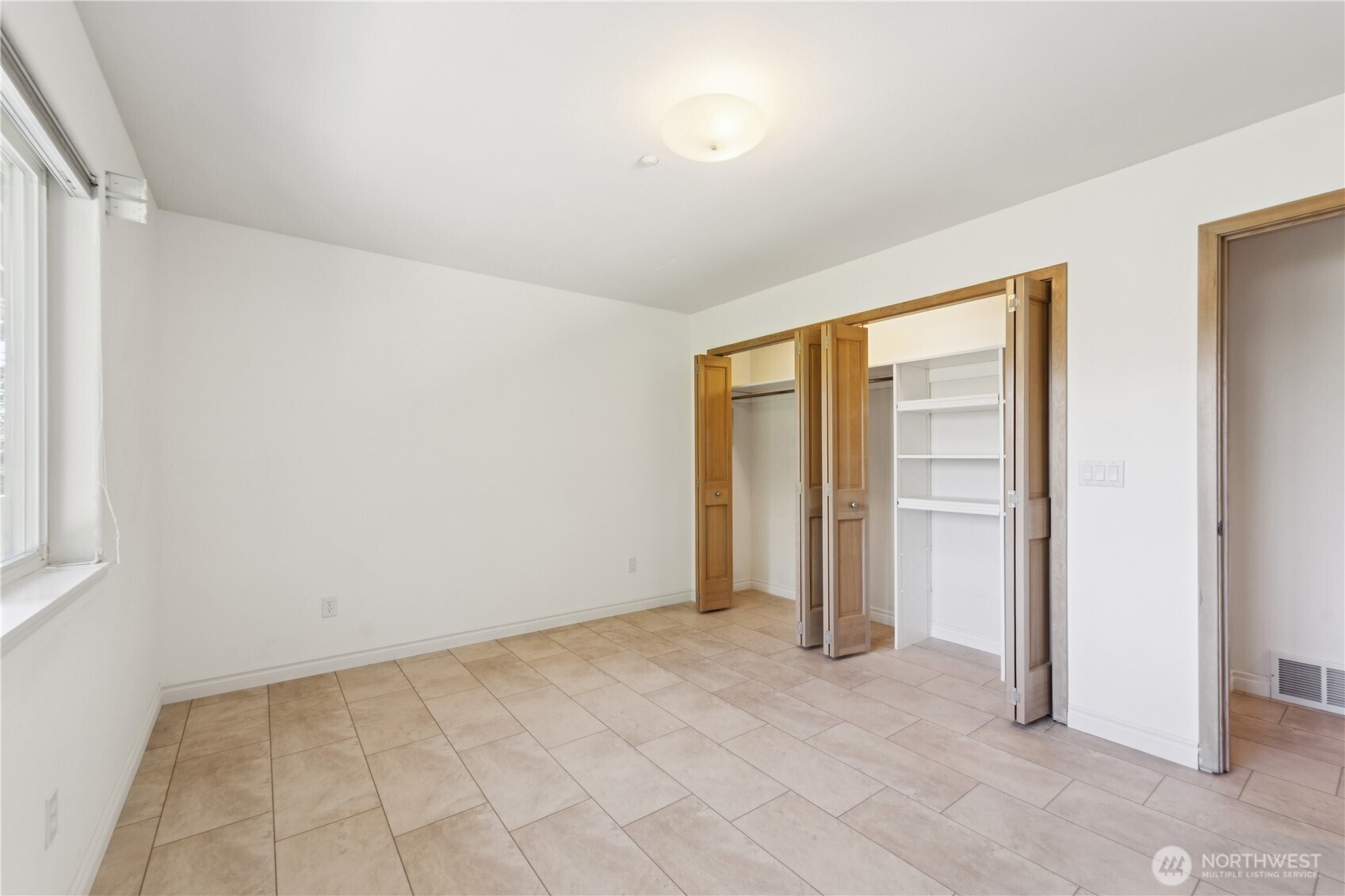 19749 53rd Avenue Northeast Lake Forest Park, WA 98155 - Photo 27 of 35