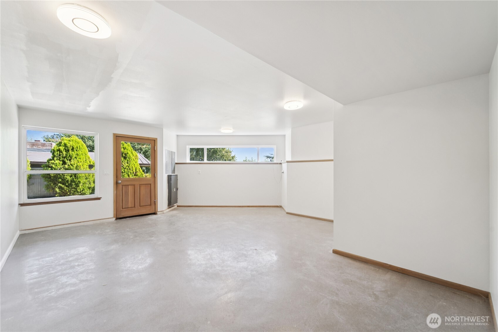 19749 53rd Avenue Northeast Lake Forest Park, WA 98155 - Photo 29 of 35 a view of an empty room with a window