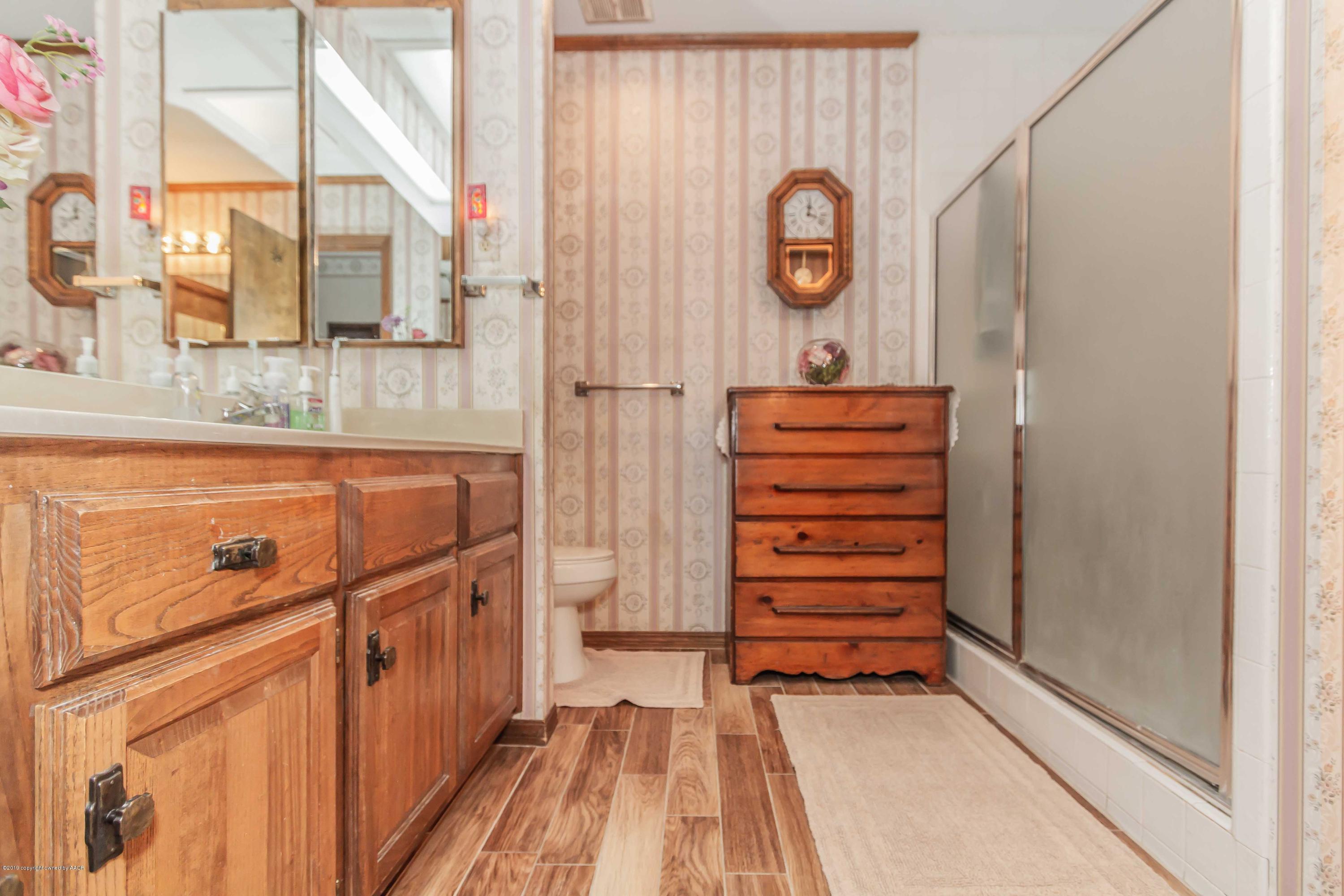 6132 Belpree Road Amarillo, TX 79106 - Photo 20 of 38 MASTER BATH VIEW 1
