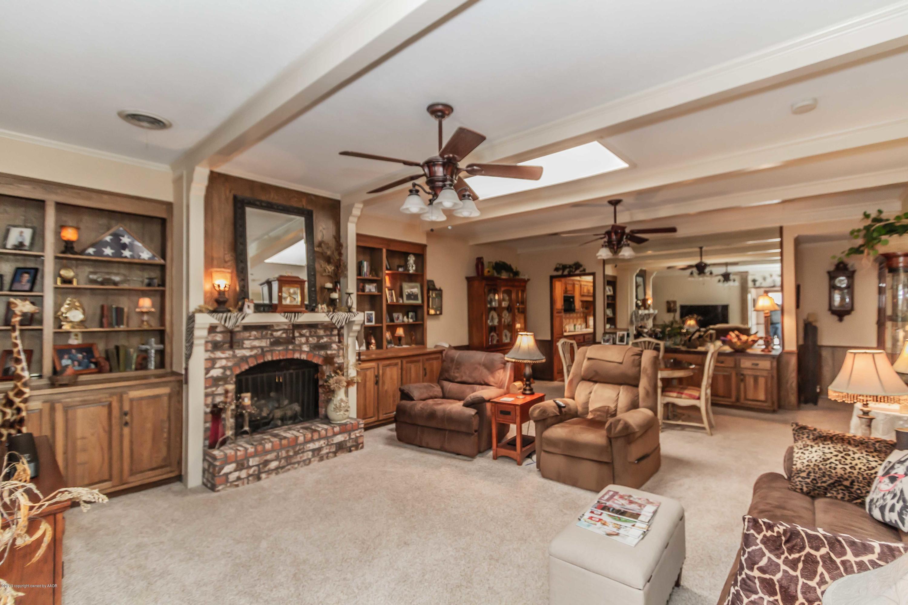 6132 Belpree Road Amarillo, TX 79106 - Photo 3 of 38 LIVING ROOM VIEW 1